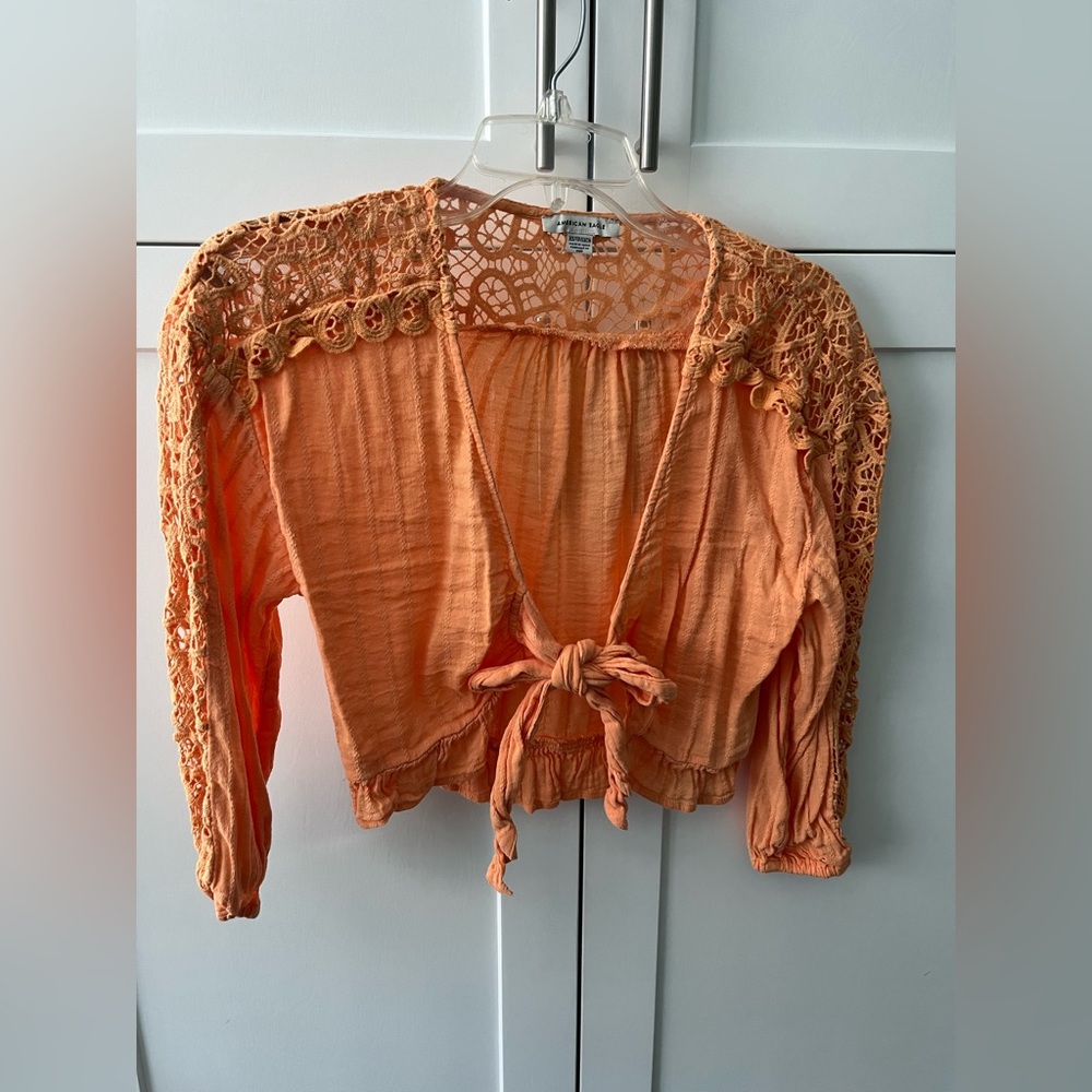 AE light weight tie-in-front with crochet trim